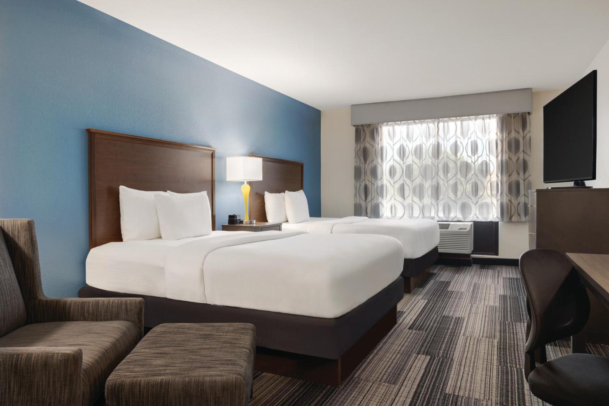 Hotel La Quinta By Wyndham Springfield Airport Plaza Extérieur photo