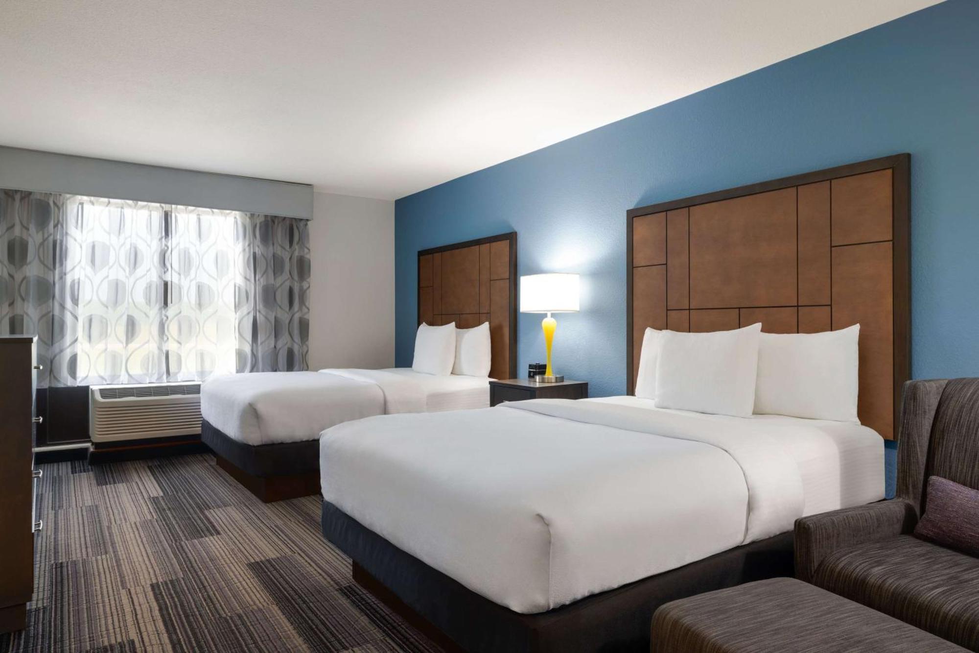 Hotel La Quinta By Wyndham Springfield Airport Plaza Extérieur photo