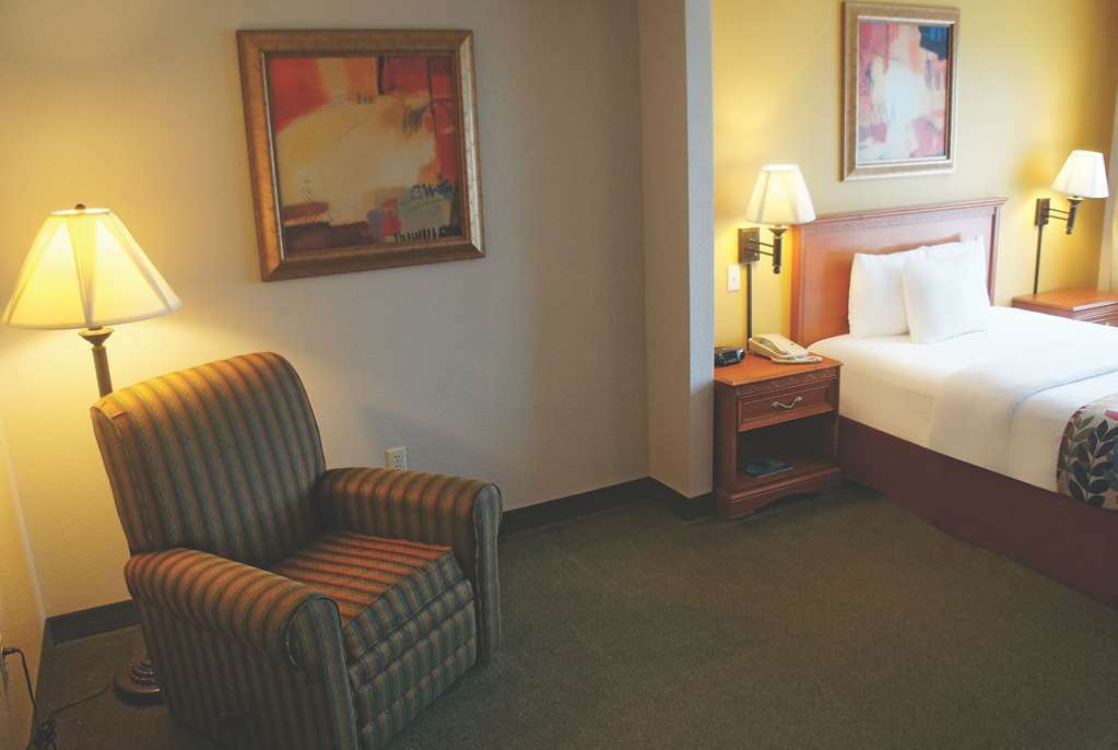 Hotel La Quinta By Wyndham Springfield Airport Plaza Chambre photo